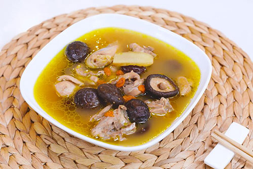 香菇炖鸡汤的做法 香菇炖鸡汤怎么做