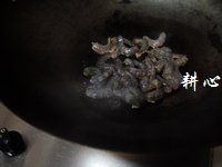 木耳腐竹炒虾仁的做法步骤6