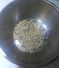 白茅根甘蔗水的做法步骤1