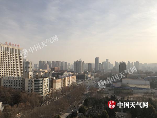 郑州污染预警升级至红色学校停课 周末河南局地或爆表