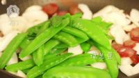 荷兰豆荸荠炒香肠的做法步骤6