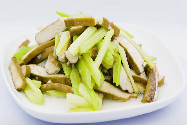 芹菜炒香干怎么炒 家常芹菜炒香干的做法