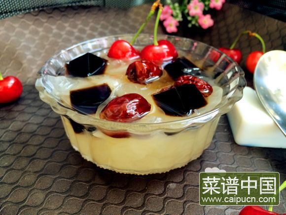冰糖银耳红枣龟苓膏