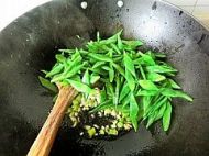 简单家常菜----扁豆炒油素鸡的做法步骤5