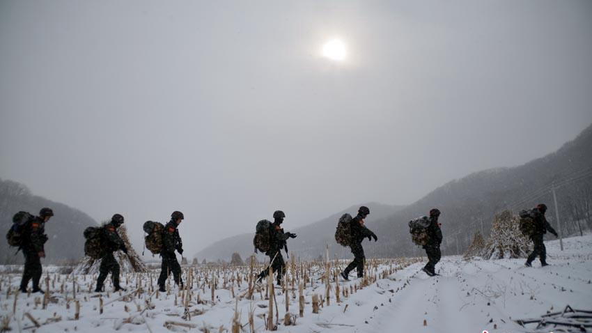 寒风刺骨！吉林武警深入林海雪原 开展“魔鬼周”集训