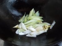 葱烧海参的做法步骤6