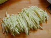 韭菜炒茄丝的做法步骤1