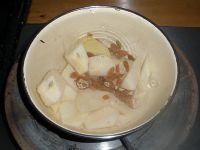 葡萄干冰糖梨水的做法步骤6
