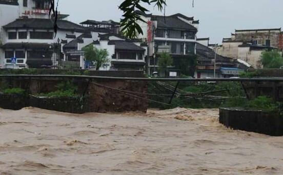 黄山明代镇海桥被山洪冲毁 目前未造成人员伤亡