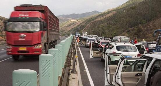 安庆交警部门发布端午出行提示 24日起将出现出行小高峰