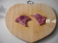 紫菜丝瓜瘦肉汤的做法步骤2
