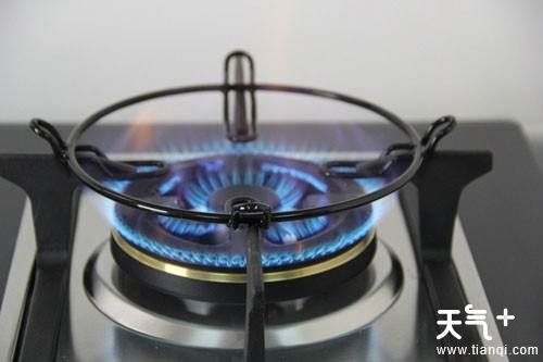 燃气灶火变小了怎么办？是什么原因造成的？