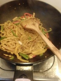 咖喱鸡丝炒意粉的做法步骤9
