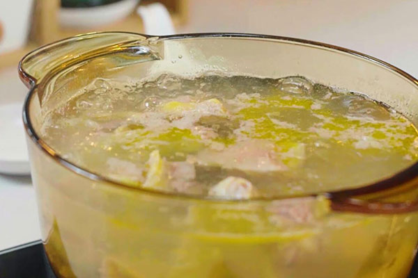 香菇炖鸡汤的做法 如何做香菇炖鸡汤