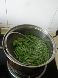 橄榄肉末炒豆角的做法步骤3
