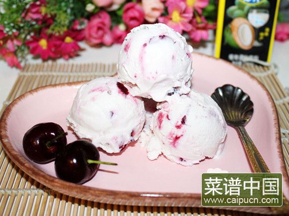 椰香樱桃冰淇淋