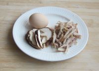 鸡丝香菇炒饭的做法步骤1