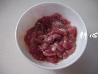 卷心菜炒肉片的做法步骤3