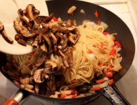 蘑菇鸡肉意面的做法步骤18