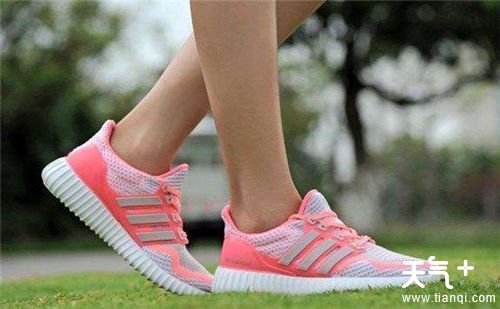 运动鞋里面怎么洗得干净?教你如何正确的清洗运动鞋
