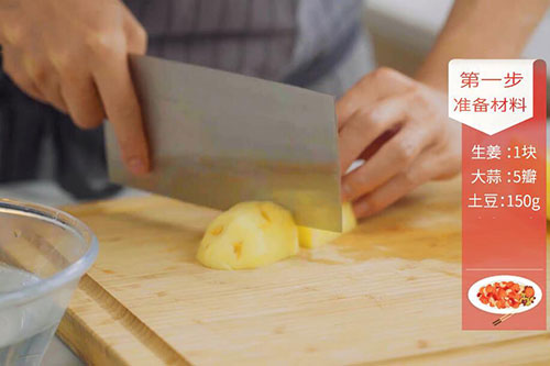 土豆炖排骨的做法 在家怎么做土豆炖排骨