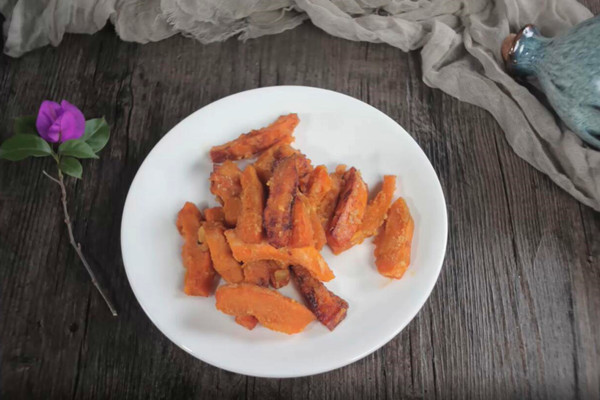 蛋黄焗南瓜的做法 蛋黄焗南瓜的简单做法