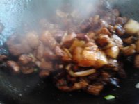 红烧肉炖土豆的做法步骤6