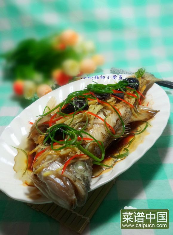 油榄角蒸鲈鱼