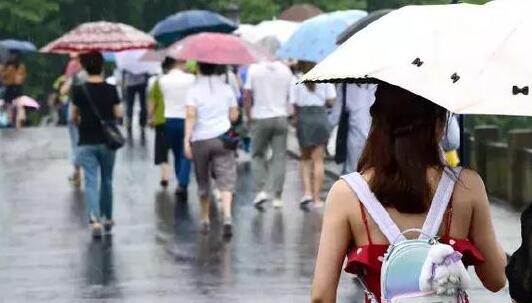 梅雨季杭州降水量超过50毫米 这周末市民外出需备好雨具