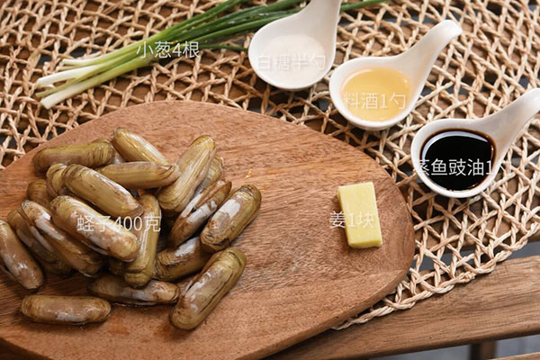 葱油蛏子的做法 葱油蛏子怎么烧