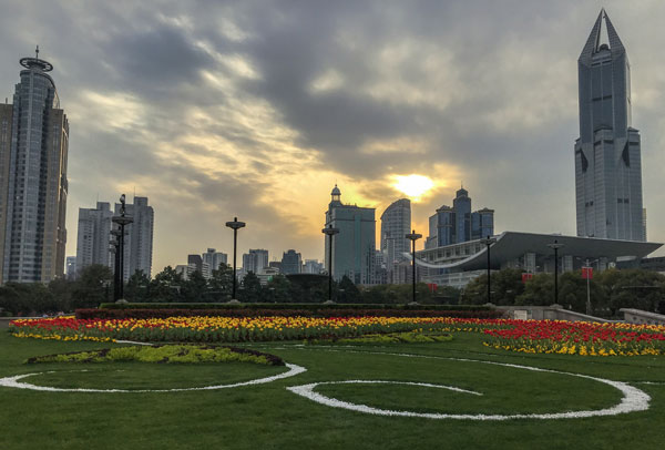 去上海玩住哪里比较方便 到上海旅游住哪好