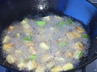 茄子黑鱼丁的做法步骤10