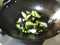 毛豆炒丝瓜木耳的做法步骤6