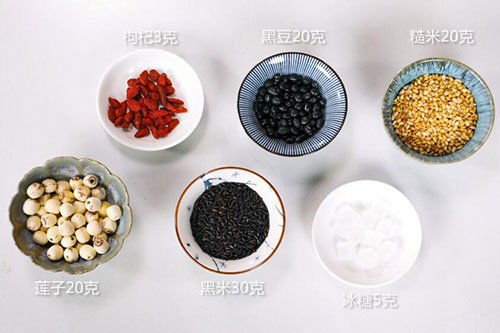 黑米黑豆莲子粥的做法 黑米黑豆莲子粥的家常做法