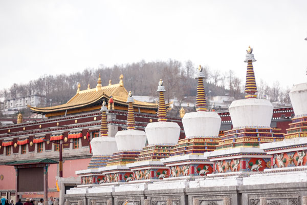 西宁到塔尔寺多少公里 西宁到塔尔寺怎么坐车