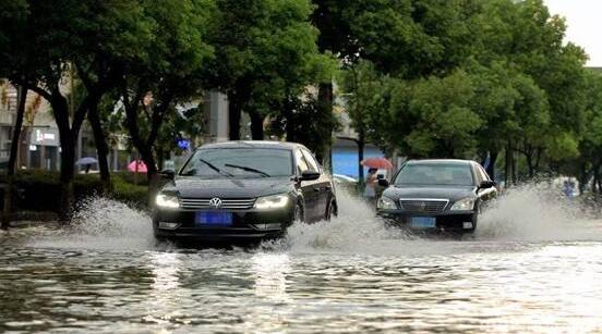 今明两天广东暴雨仍将持续 多地气温35℃上下体感闷热