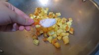 土豆焖饭的做法步骤8