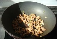 胡萝卜芹菜肉丝炒面的做法步骤8