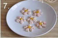 花朵虾肉饼的做法步骤7