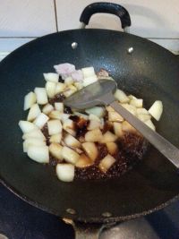 鲍鱼炖土豆的做法步骤4