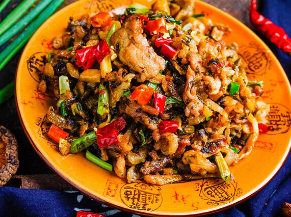 夏至吃狗肉的由来 夏至吃狗肉是哪里的风俗