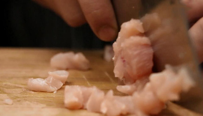 酱爆肉丁的家常做法 酱爆肉丁怎么做好吃