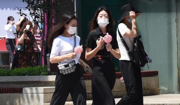 广东各地县市饱受高温“炙烤” 深圳35℃以上专家提醒防暑防晒