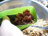 花生猪肉粽子的做法步骤6