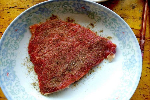 黑胡椒牛排的做法 黑胡椒牛排做法秘诀是什么