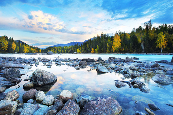 4月份可以去新疆哪里旅游 4月份新疆旅游推荐