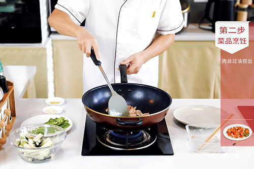 茄子炒肉的做法 茄子炒肉的简单做法