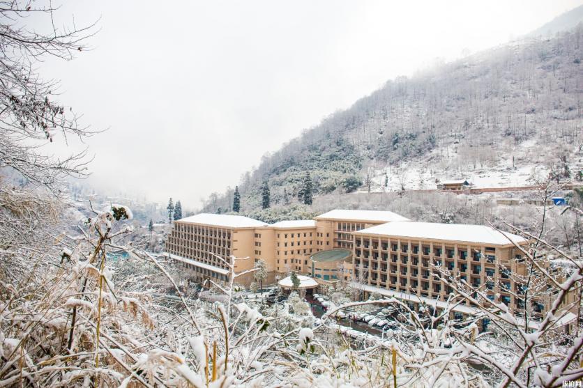 海螺沟景区泡温泉地推荐