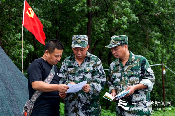 气象工作者全力迎战巢湖紧急防汛期