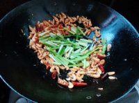 芹菜炒河虾的做法步骤5